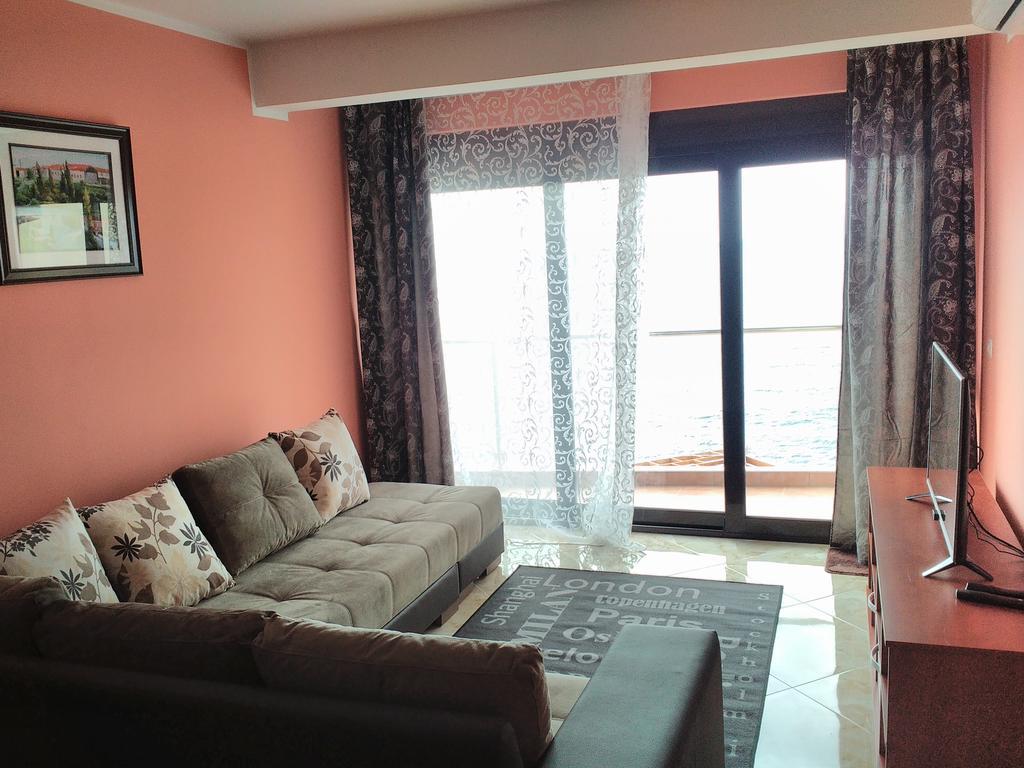 Apartment Sea Space Добра вода Екстериор снимка